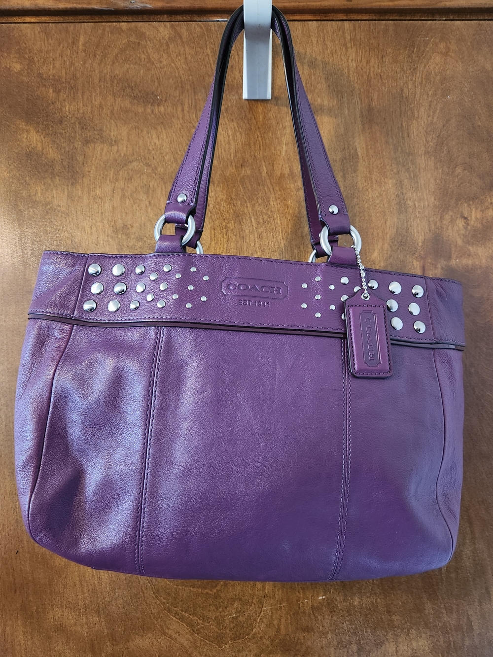 Coach Studded Hobo Shoulder Bag / East West Tote.
F15235 - Picture 2 of 11